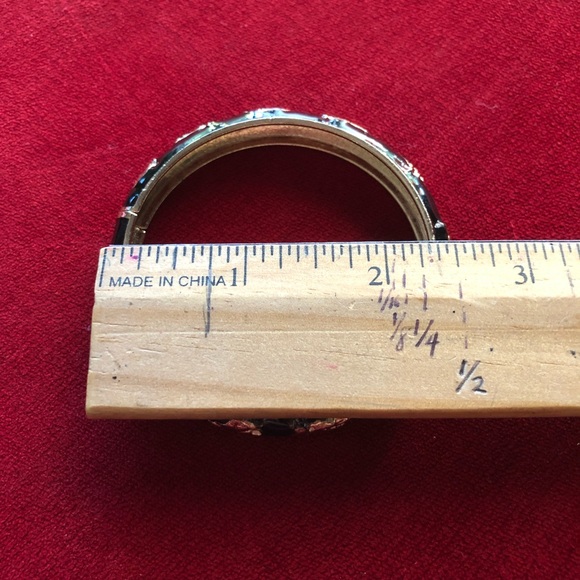 Black and gold tone cuff bangle bracelet. - Picture 4 of 6